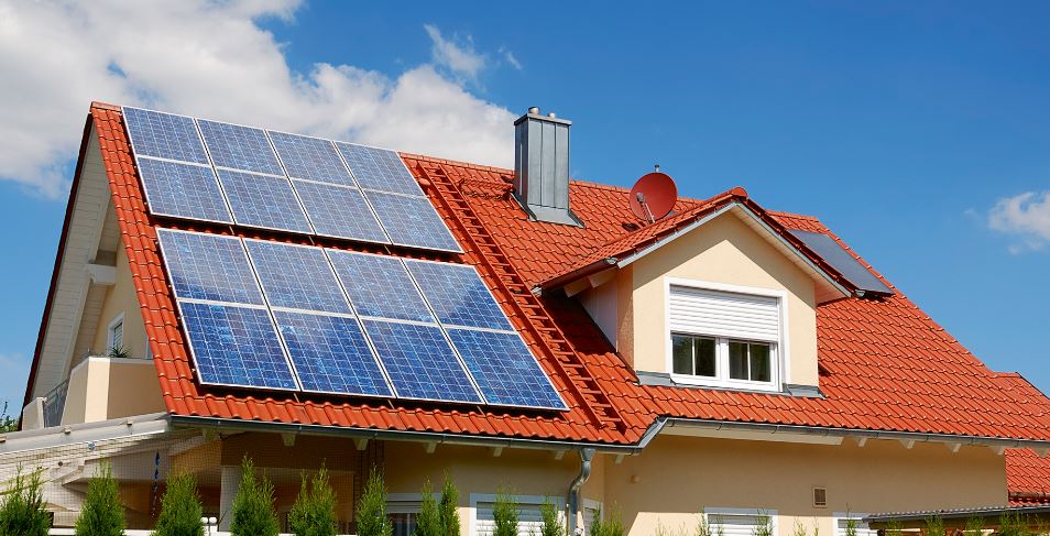 Solar-Powered Houses: 10 Important Considerations to Discuss With Your Home Builder