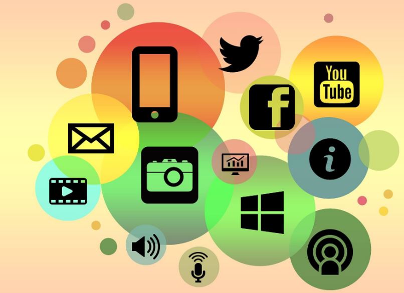 The Way Online Communication Changed the World Around Us