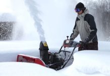 11 Best Electric Snow Blower in 2021 (Review & Buyer’s Guide) best electric snow blower review
