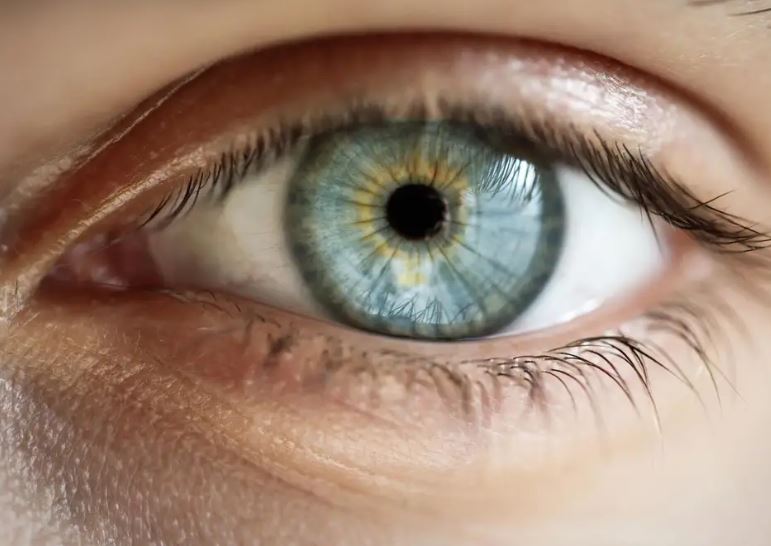 7 eye issues you should never ignore