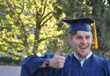 What to expect from a health administration degree