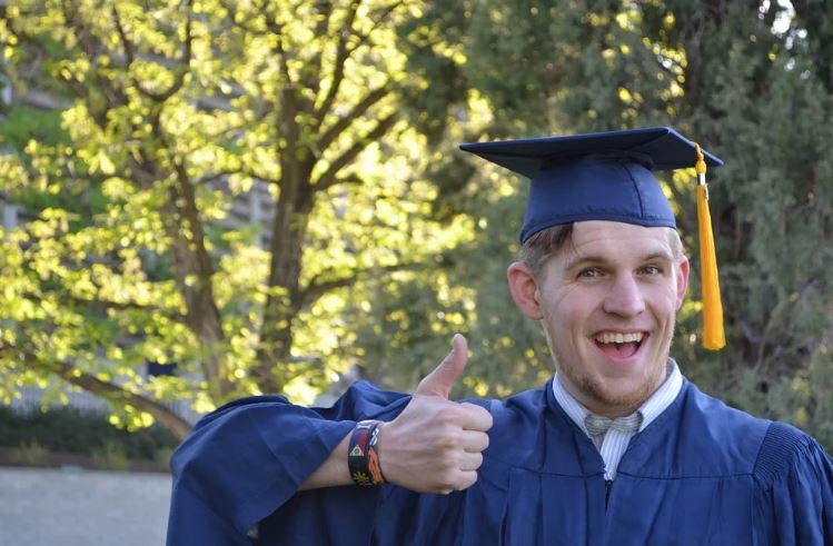 What to expect from a health administration degree