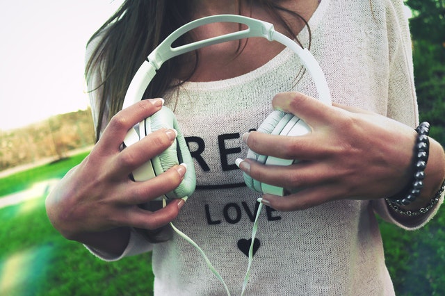 3 Ear Damaging Tech Products and Helpful Advice in Dealing With Them