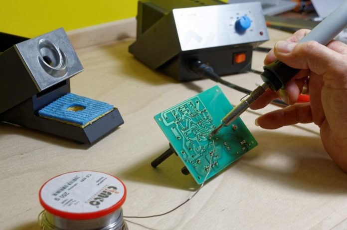 4 Tips to Consider Before Buying a New Soldering Iron