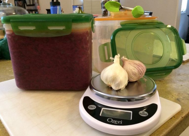 How to Use a Kitchen Scale (Step by Step Guide)