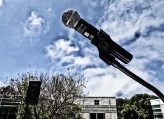 12 Best Wireless Microphone Review in 2022 (Buyer’s Guide) wireless microphone