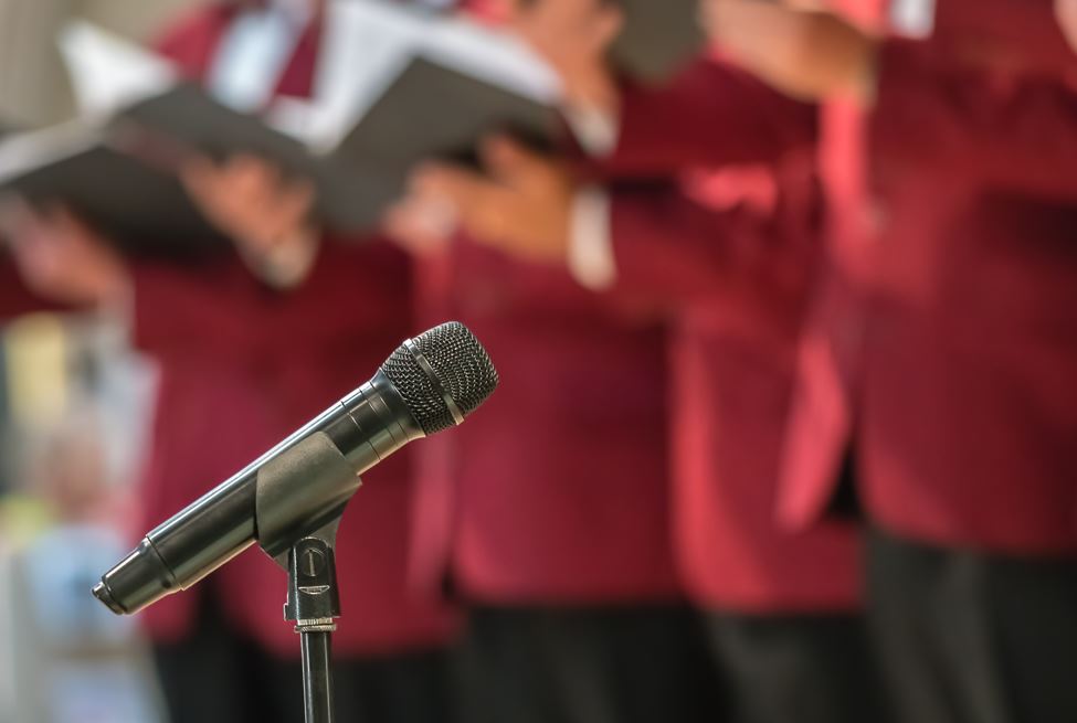How to choose the best microphone for church