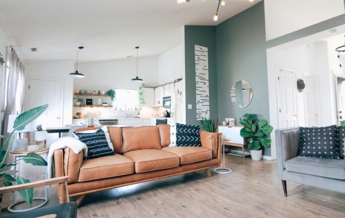 11 Must-See Tips to Maximize Space in Your Rented Room